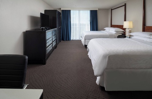 Survey Creek Hotel | Sheraton Suites Fort Lauderdale at Cypress Creek