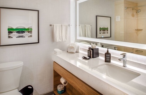 Maryland Heights Hotel | Sheraton Westport Plaza Hotel St. Louis