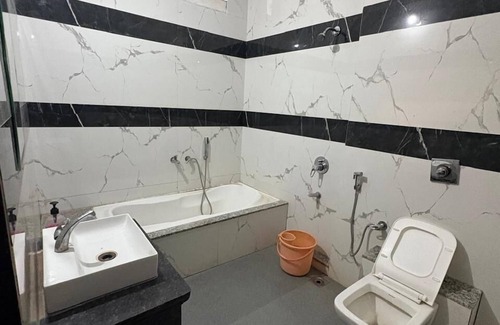 Abu Road Hotel | Shere Punjab Hotel & Restaurant
