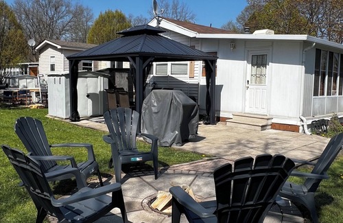 Sherkston House | Sherkston shore Resort - cozy comfortable and sleeps 8