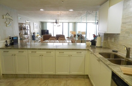 Daytona Beach Shores Condo | SHERWIN - Vacation in Confort and luxury - 2 BR Oceanfront Condominium