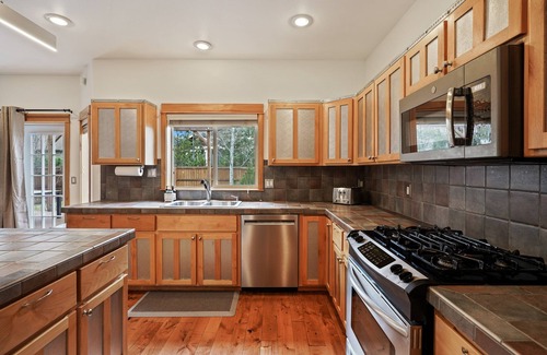 Bend House | Shevlin - Hot Tub, Gorgeous, Updated, Westside Trail, Explore Bend