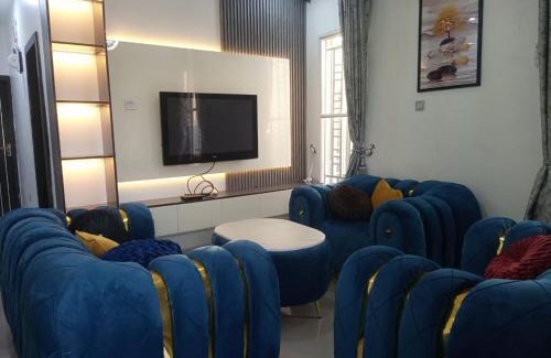 Ofin Apartment | Shimawa-Apartment-Sleeps2-Parking-24 7Security