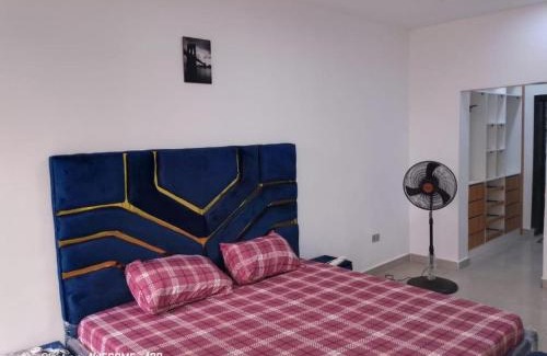 Ofin Apartment | Shimawa-Apartment-Sleeps2-Parking-24 7Security