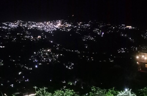Shimla Other | Shimla Canvassed - Whole house available 3 bedroom with Kitchen and Living area