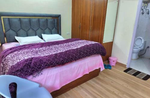 Shimla Apartment | Shimla Vibes B & B free pick and drop from ISBT Shimla