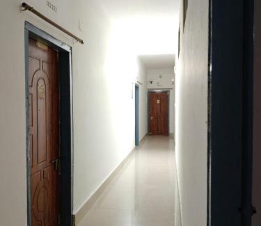 Gauhati House | Shimrays Minimalist Homestay AC-ROOM