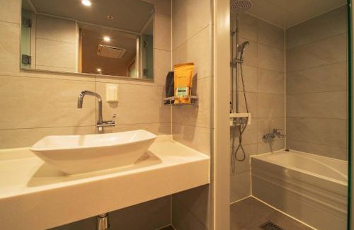 Sinchon-dong Hotel | Shinchon Maven Hotel