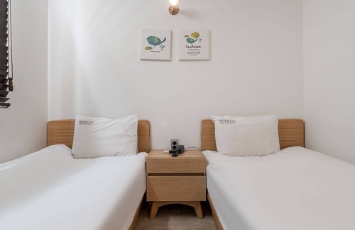 Daeheung-dong Hotel | Shinchon Peter Cat
