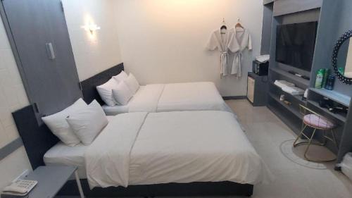 Daeheung-dong Hotel | Shinchon Y Hotel