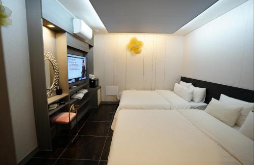 Daeheung-dong Hotel | Shinchon Y Hotel