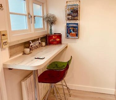 Redruth Ski Chalet | SHINE CHALET - UNIQUE & COMFORTABLE ACCOMMODATION
