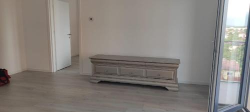 Ploiesti Apartment | Shine Room