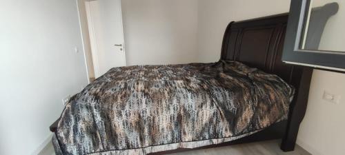 Ploiesti Apartment | Shine Room