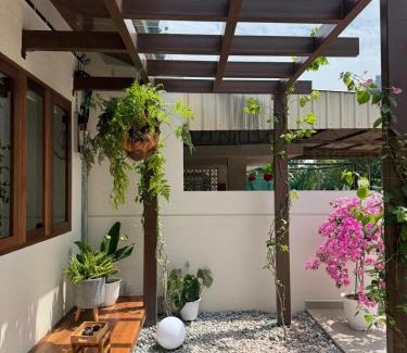 Gua Villa | Shinju Villa with Jacuzzi Pool