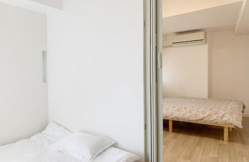Kabukicho Hostel | Shinjuku Kabuki Youth Hostel#New Sunshine Room#50 second walk from Higashi Shinjuku subway#Automatic locking door at entrance#新宿3