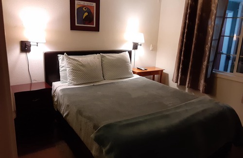 Aberdeen Hotel | Shiny Motel
