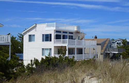 Ship Bottom House | Ship Bottom Ocean Front pet friendly home. Roof top deck. Endless unobstructed views 40972