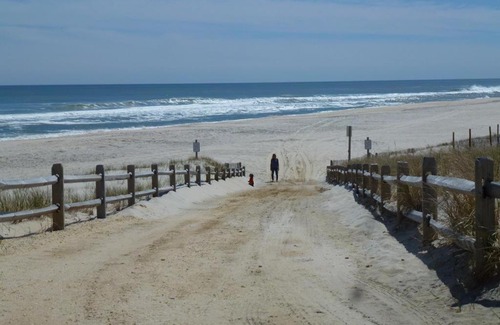 Ship Bottom House | Ship Bottom Ocean Front pet friendly home. Roof top deck. Endless unobstructed views 40972