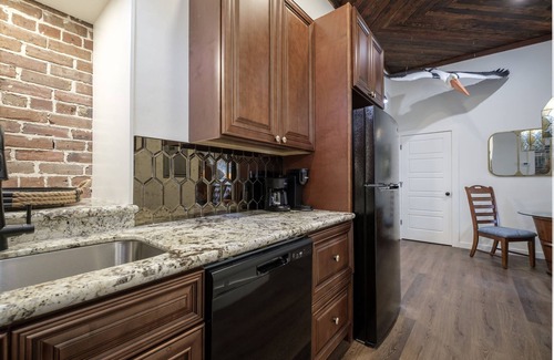 Cedar Key Apartment | Ship Style Luxury Downtown, Boat Trailer Parking!