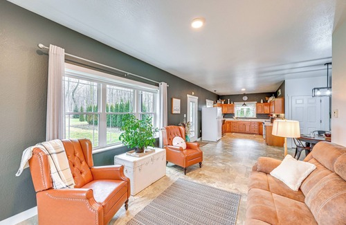 Shipshewana House | Shipshewana Guest House with Fire Pit!