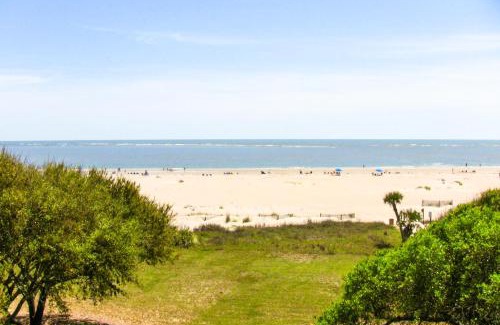 Isle of Palms Villa | Shipwatch A-306