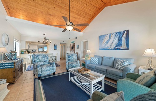 Ono Island Condo | Shipwatch A804 Penthouse -Beach Front Views from Terrace w/Coastal Interior!