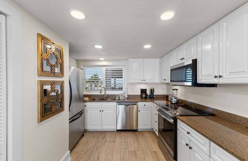Ono Island Condo | Shipwatch D201 | Beachfront | 2 Outdoor Pools | Bayside Boat Dock