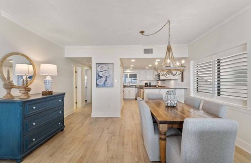 Ono Island Condo | Shipwatch D201 | Beachfront | 2 Outdoor Pools | Bayside Boat Dock