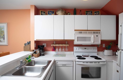 Truman Annex House | Shipyard 197-Condo in Truman Annex-2 bedroom 1 bath, close to Duval w/pool