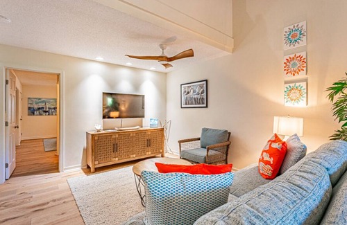 Shipyard Plantation Condo | Shipyard | FREE Activities | Screened-In Porch | Complex Pool & Hot Tub