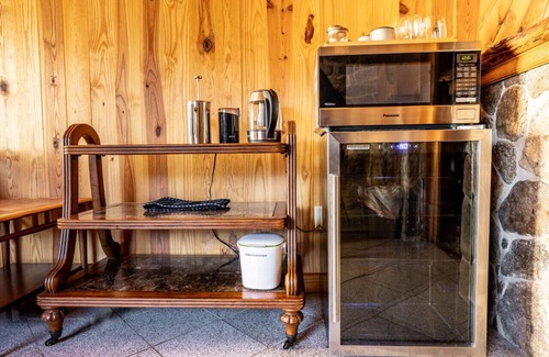 Stanardsville House | Shire Suite at White Lotus Eco Spa Retreat