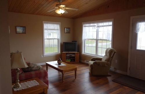 Sea View Cottage | Shirley's Cottage By The Sea
