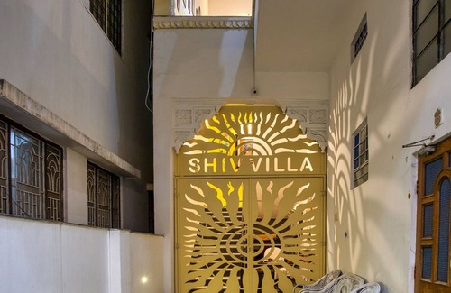 Lake Swaroop Sagar House | Shiv villa homestay
