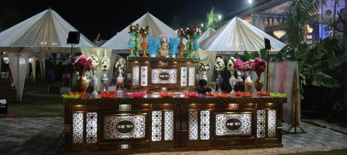 Khajuraho Hotel | Shivansh Palace HomeStay & Marriage Garden