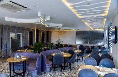 Gwalior Hotel | Shivhari Hotel & Resort