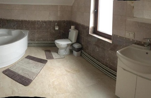Mykulychyn Apartment | Шкільна зупинка