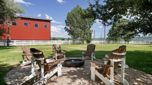 Powell House | Shoal Creek Retreat - Spacious, Views, Relaxing