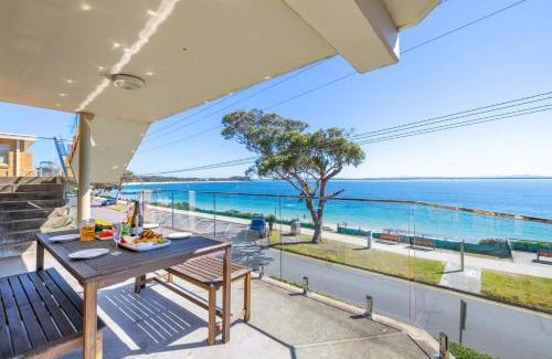 Shoal Bay Apartment | Shoal Towers, 6 -11 Shoal Bay Rd - Air Conditiong - Wifi - Stunning water views & perfect location