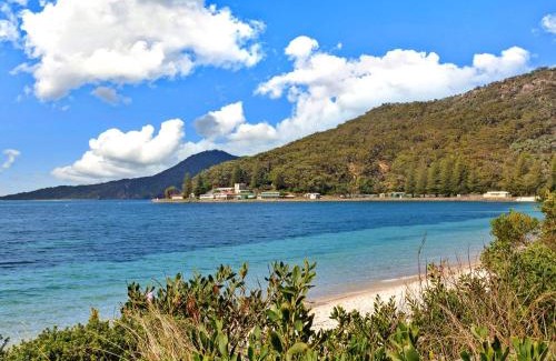 Shoal Bay Apartment | Shoal Towers Unit 3 11 Shoal Bay Road
