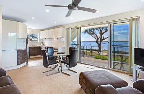 Shoal Bay Apartment | Shoal Towers Unit 3 11 Shoal Bay Road