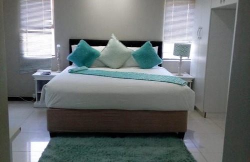 Umtata Bed & Breakfast | Shoes guest house 2