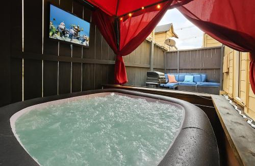 Woodlake - Briar Meadow Apartment | Shop, Soak &Sleep Galleria 3BR Retreat Private Jacuzzi