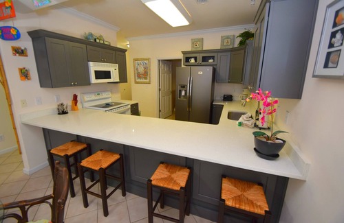 Gulf Shores Condo | Shopping ~ Dining ~ Fun in the sun 🌞 Hurry, Don't Walk, RUN! 🌴