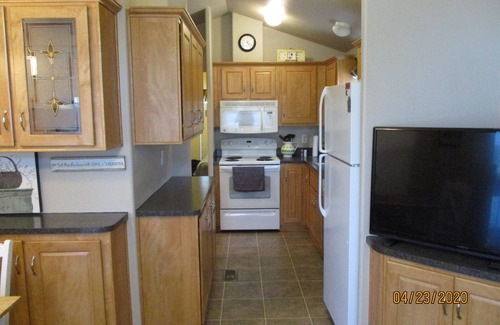 Dewey Cottage | Shopping, Sites, Entertainment and Golf Minutes away