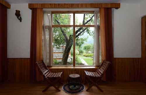 Aleo Villa | Shoran in Treetops Cottage - Detached bungalow