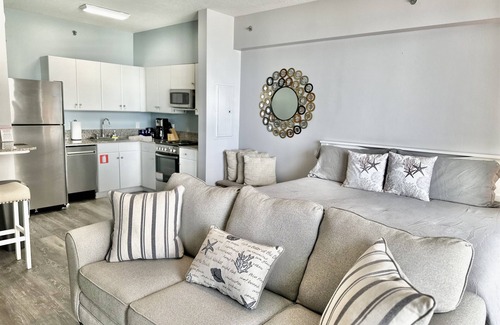Panama City Beach Condo | Shore Enuff - 6th FL - Bch Front Luxury!