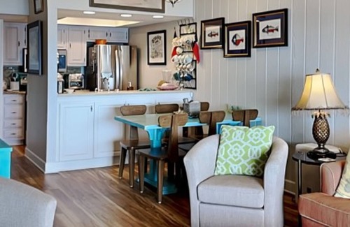 Harbor Oaks Condo | Shore Enuff Lil' Bay | Bay Views, Community Pool!