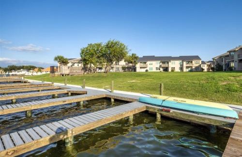 Harbor Oaks Apartment | Shore Enuff Lil Bay