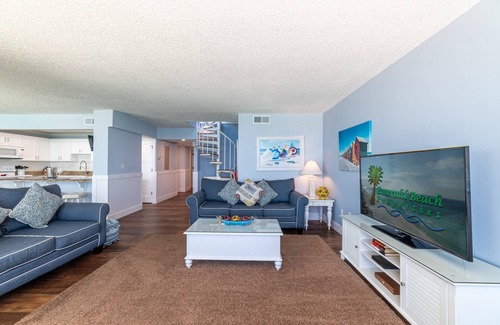 Panama City Beach Condo | Shore Fun Penthouse Edgewater 1202T2-Beachfront-Rooftop Deck-You're Shore to have Fun!
